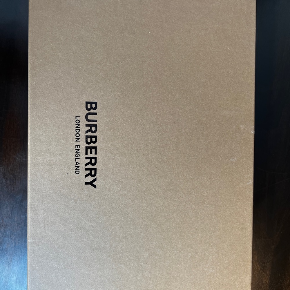 Burberry Arthur Sneakers w/tags - Picture 14 of 14